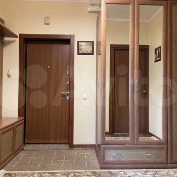 Продается 1-комнатная квартира, 42 м²