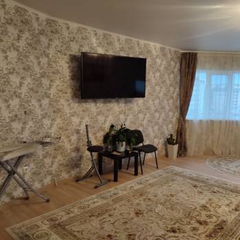 Сдается 2-х комнатная квартира, 82 м²