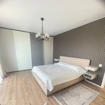 Сдается 2-х комнатная квартира, 95 м²