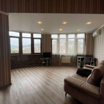 Сдается 1-комнатная квартира, 56 м²