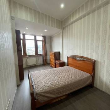 Сдается 1-комнатная квартира, 56 м²