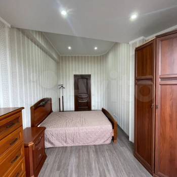 Сдается 1-комнатная квартира, 56 м²