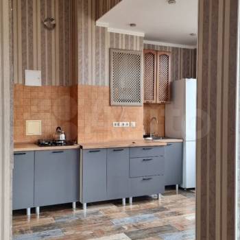 Сдается 1-комнатная квартира, 56 м²