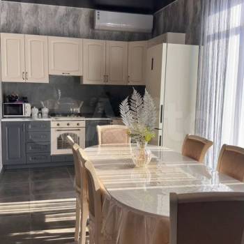 Продается Дом, 180 м²