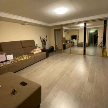Продается Многокомнатная квартира, 101 м²
