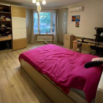 Продается Многокомнатная квартира, 101 м²