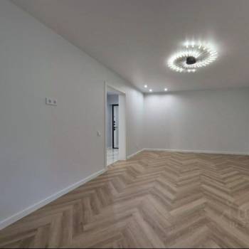 Продается 1-комнатная квартира, 47 м²