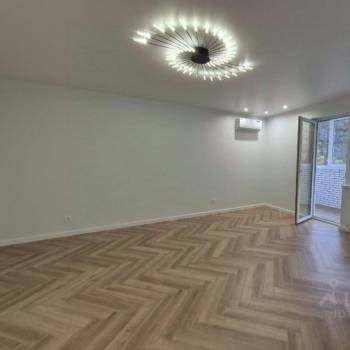 Продается 1-комнатная квартира, 47 м²
