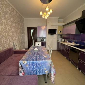 Продается 1-комнатная квартира, 47,7 м²
