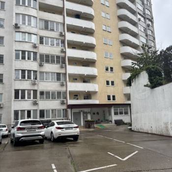 Продается 1-комнатная квартира, 66 м²