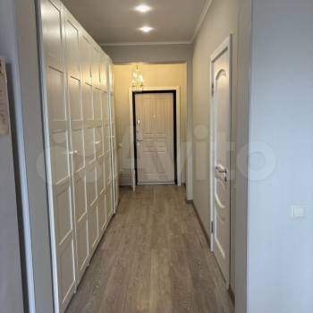Продается 1-комнатная квартира, 66 м²