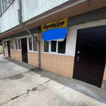 Продается 1-комнатная квартира, 175 м²
