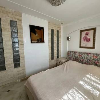 Сдается 1-комнатная квартира, 56 м²