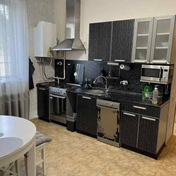 Сдается 1-комнатная квартира, 50 м²