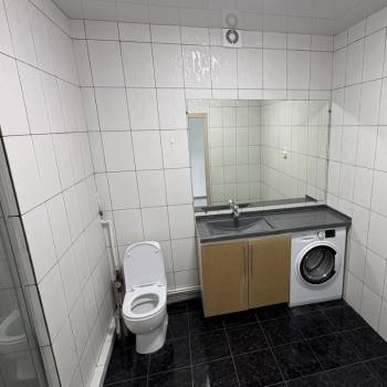 Продается 1-комнатная квартира, 74 м²