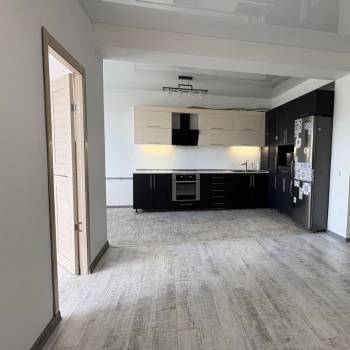 Продается 1-комнатная квартира, 74 м²