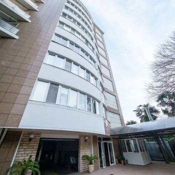 Продается 1-комнатная квартира, 104,1 м²