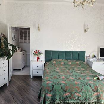 Продается Многокомнатная квартира, 130 м²