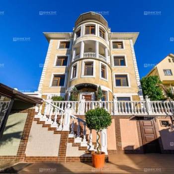 Продается Дом, 650 м²