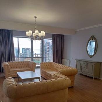 Сдается Многокомнатная квартира, 130 м²