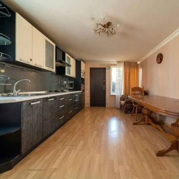 Продается Дом, 200 м²