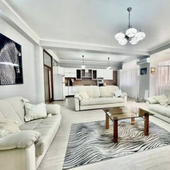 Продается 3-х комнатная квартира, 133 м²