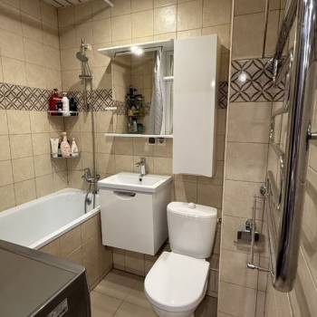 Продается 1-комнатная квартира, 46 м²