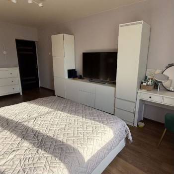 Продается 1-комнатная квартира, 46 м²