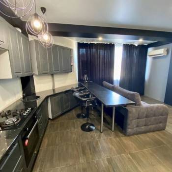 Продается 1-комнатная квартира, 40,6 м²