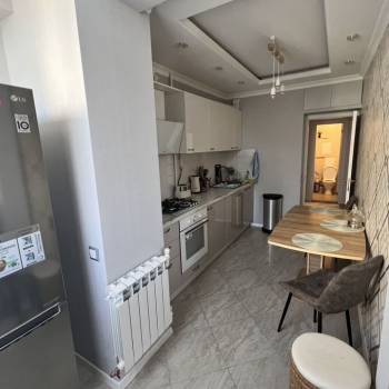 Сдается Многокомнатная квартира, 82 м²