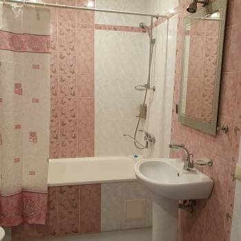 Сдается 2-х комнатная квартира, 74 м²