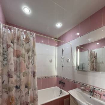 Сдается 2-х комнатная квартира, 80 м²