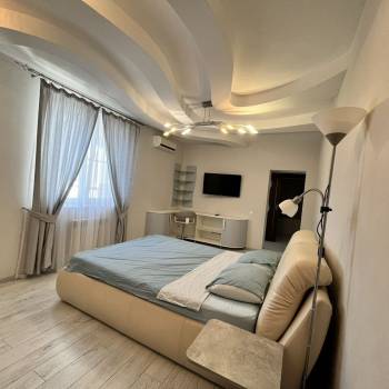 Сдается 1-комнатная квартира, 53 м²
