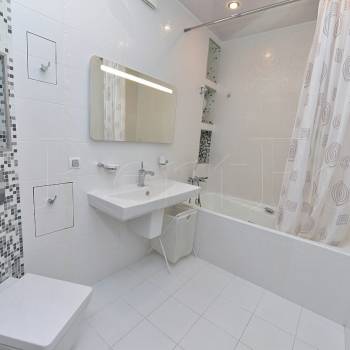 Сдается 1-комнатная квартира, 53 м²