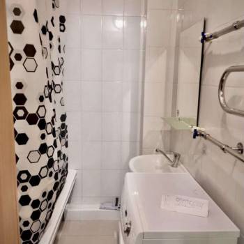 Сдается 1-комнатная квартира, 65 м²