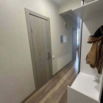 Продается 1-комнатная квартира, 42 м²