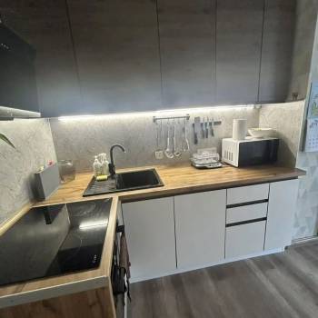 Продается 1-комнатная квартира, 42 м²