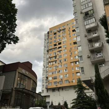 Продается 1-комнатная квартира, 42 м²