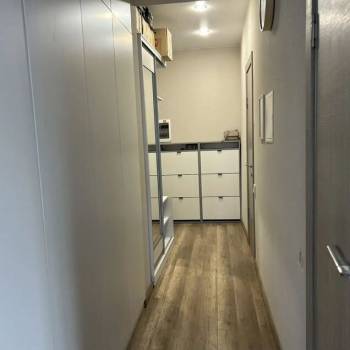 Продается 1-комнатная квартира, 42 м²