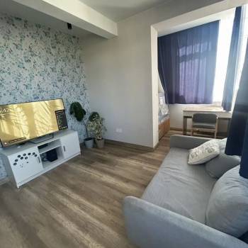 Продается 1-комнатная квартира, 42 м²