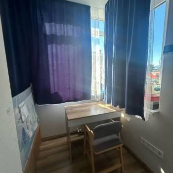 Продается 1-комнатная квартира, 42 м²