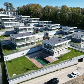 Продается Дом, 230 м²