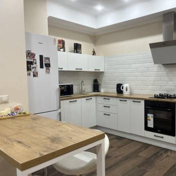 Продается 1-комнатная квартира, 54 м²