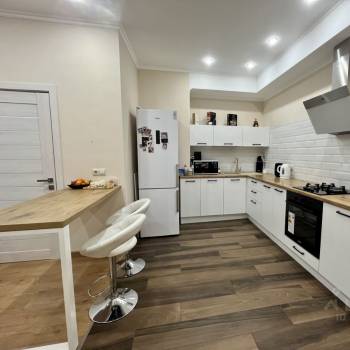 Продается 1-комнатная квартира, 54 м²