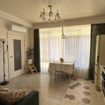 Продается 1-комнатная квартира, 41 м²
