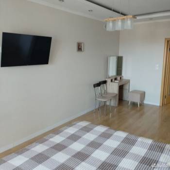 Сдается 2-х комнатная квартира, 90 м²