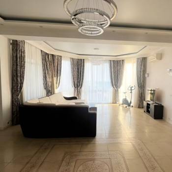 Сдается Многокомнатная квартира, 158 м²
