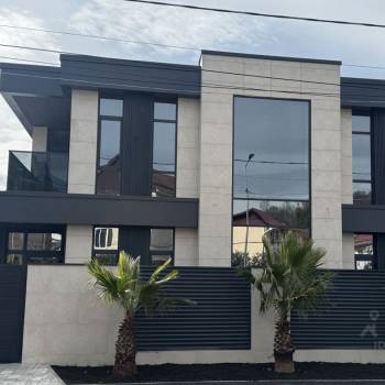 Продается Дом, 400 м²