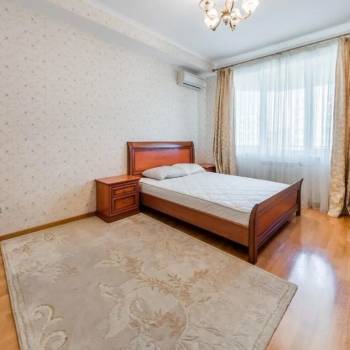 Продается 3-х комнатная квартира, 175 м²