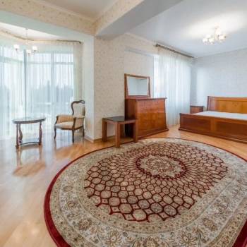 Продается 3-х комнатная квартира, 175 м²